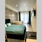 Appartamento Arkadiya Sky Jakuzi & Mp 25 *