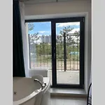 Arkadiya Sky Jakuzi & Mp 25 Appartement *