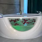 Appartamento Arkadiya Sky Jakuzi & Mp 25 *