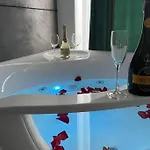 Appartamento Arkadiya Sky Jakuzi & Mp 25 Odessa