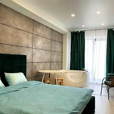 Arkadiya Sky Jakuzi & Mp 25 Apartment *
