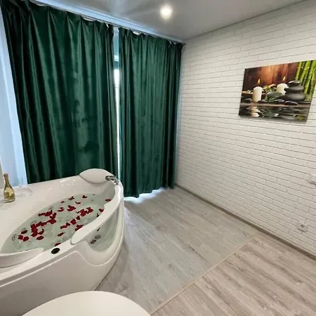 Apartment Arkadiya Sky Jakuzi & Mp 25 *