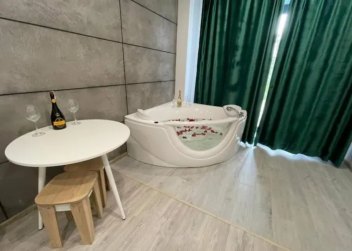 Arkadiya Sky Jakuzi & Mp 25 *