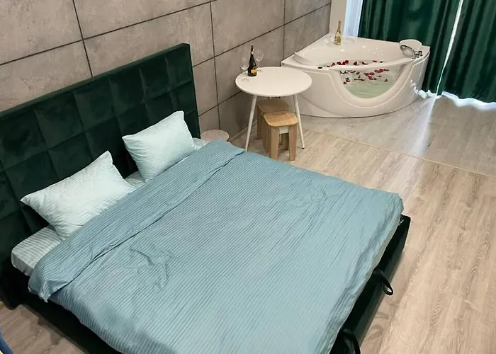 Апартаменты Arkadiya Sky Jakuzi & Mp 25