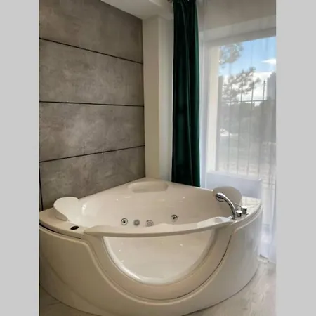 Arkadiya Sky Jakuzi & Mp 25 Apartament Odessa
